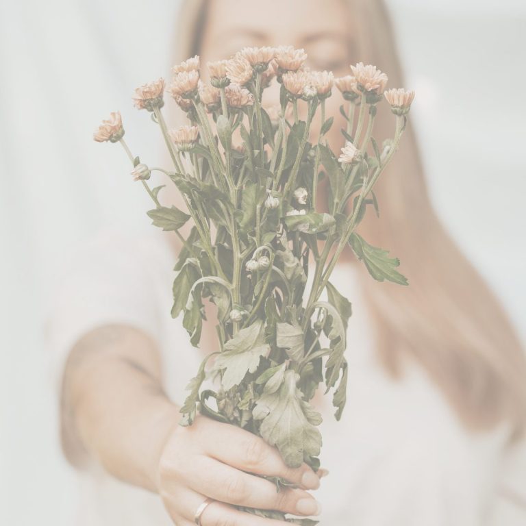 fluments |Fotografie in Freiburg Porträt mit Blumen