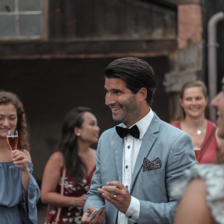 Kundenstimmen | Wine & Magic Zauberer auf einer Hochzeit